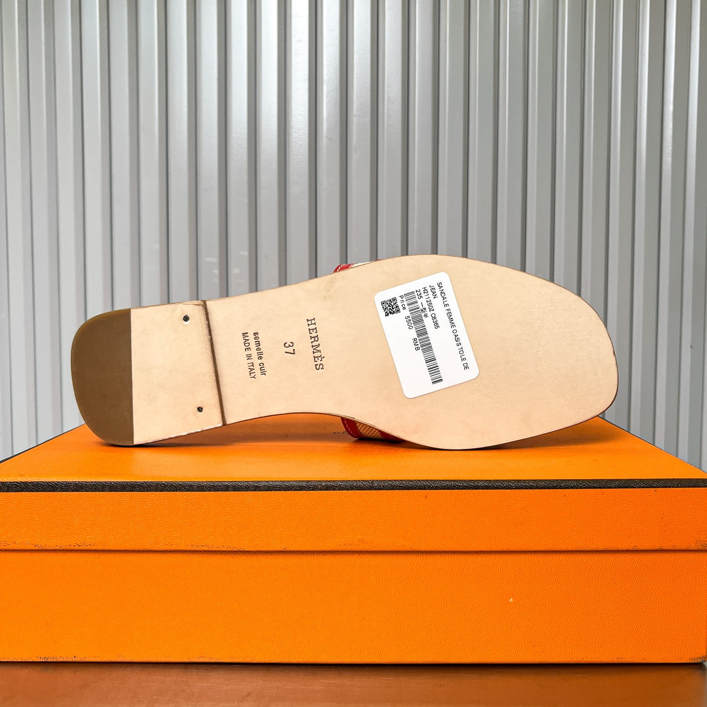 ua H**me5 oran sandal