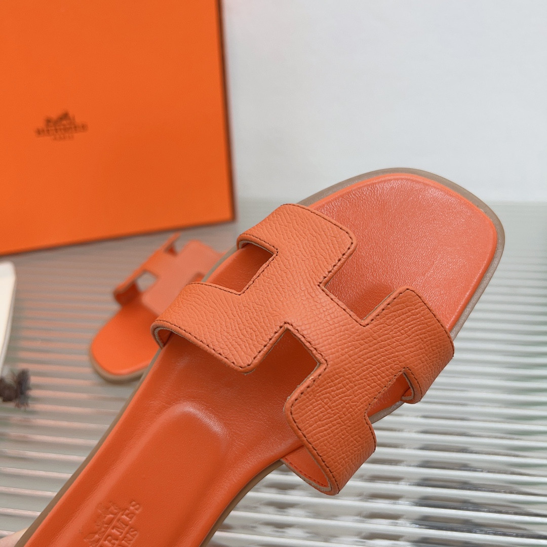 ua H**me5 oran sandal