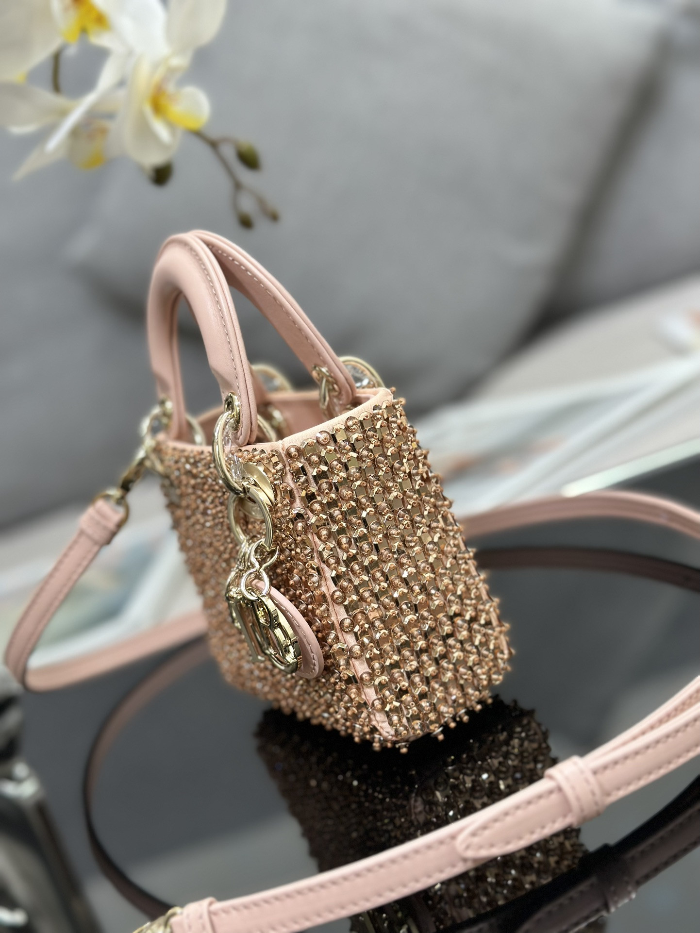 lady D*or ultra-mini embroidered micro-beads 12 x 10.2 x 5 cm