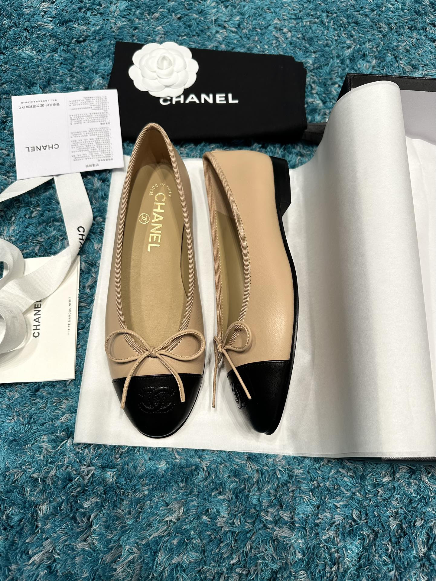ua Ch*el ballet flats