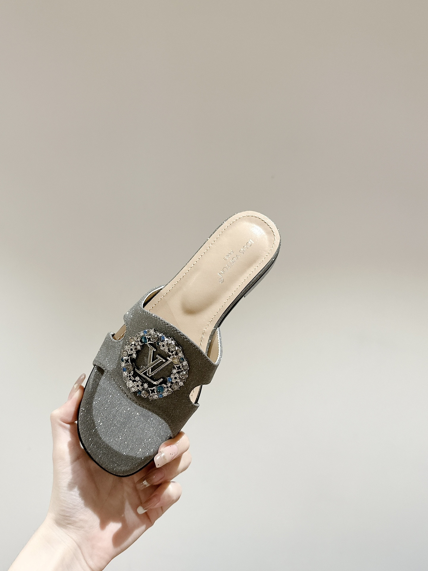 UA LV Flat Mule