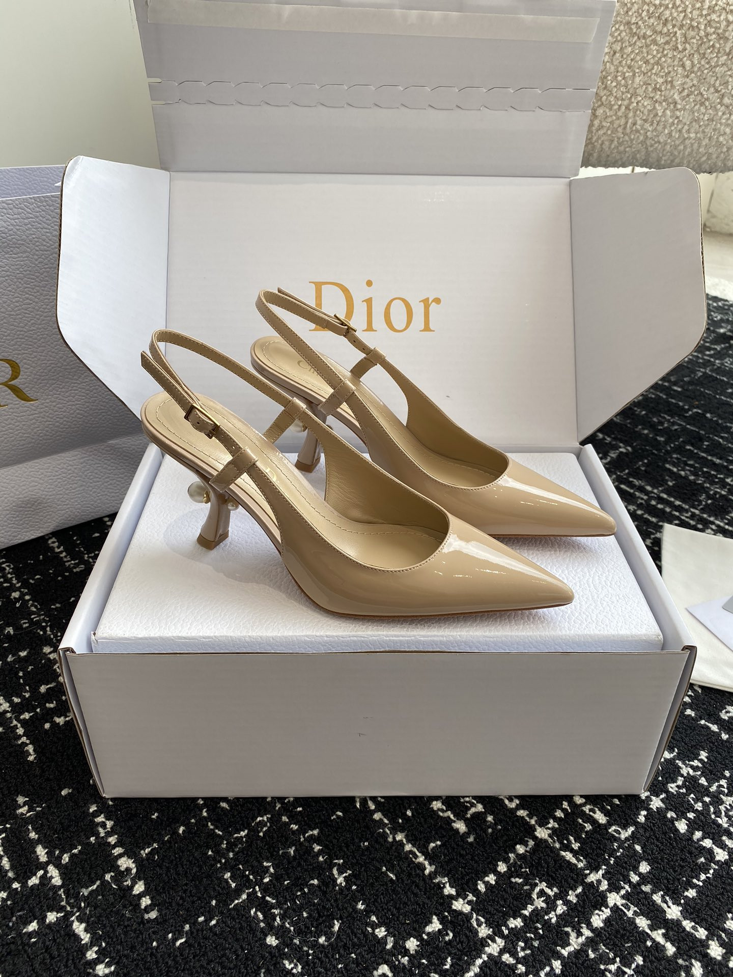 ua D*or tribales slingback pump