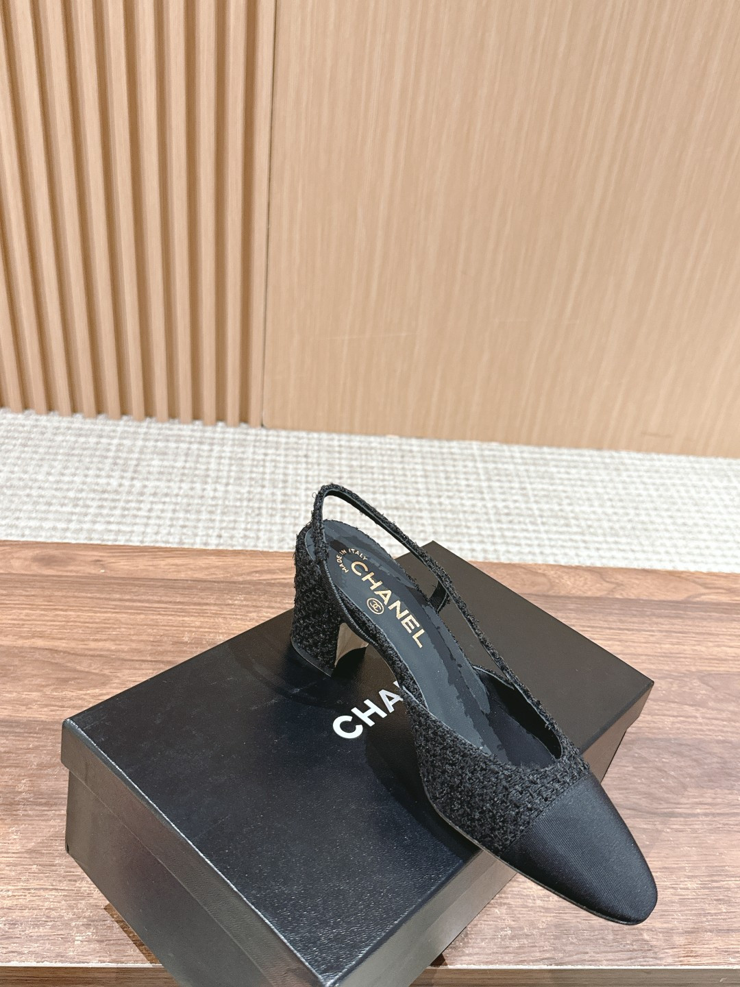ua Ch*el slingbacks
