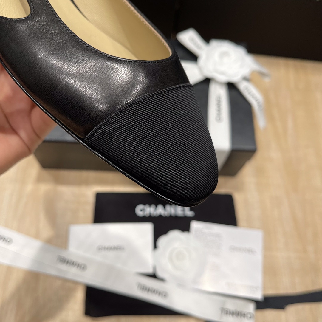 ua Ch*el slingbacks flat