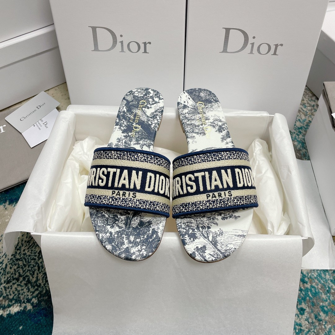 ua D*or dway slide