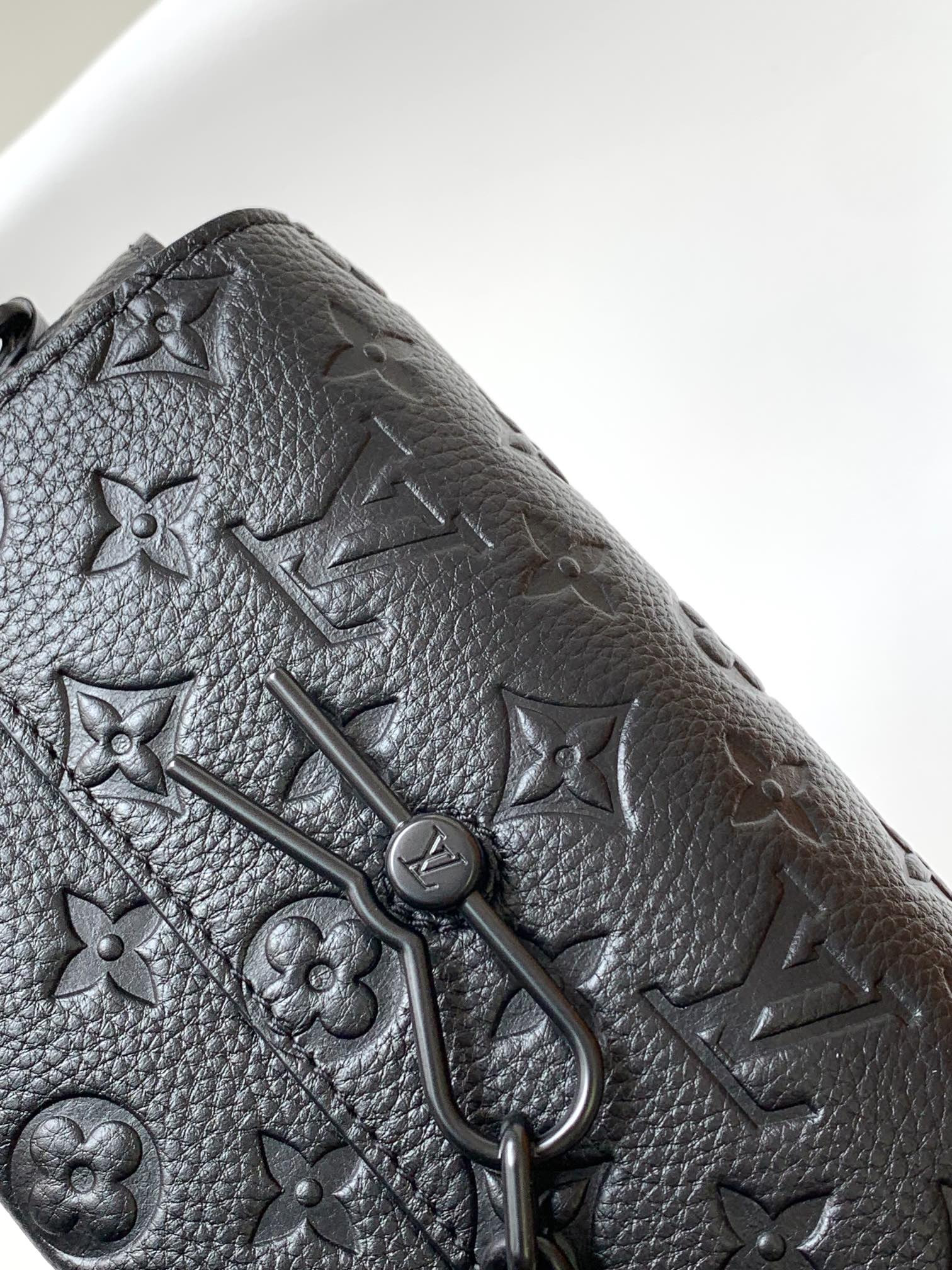 LV Steamer Wearable Wallet M81746 18×11×6.5cm