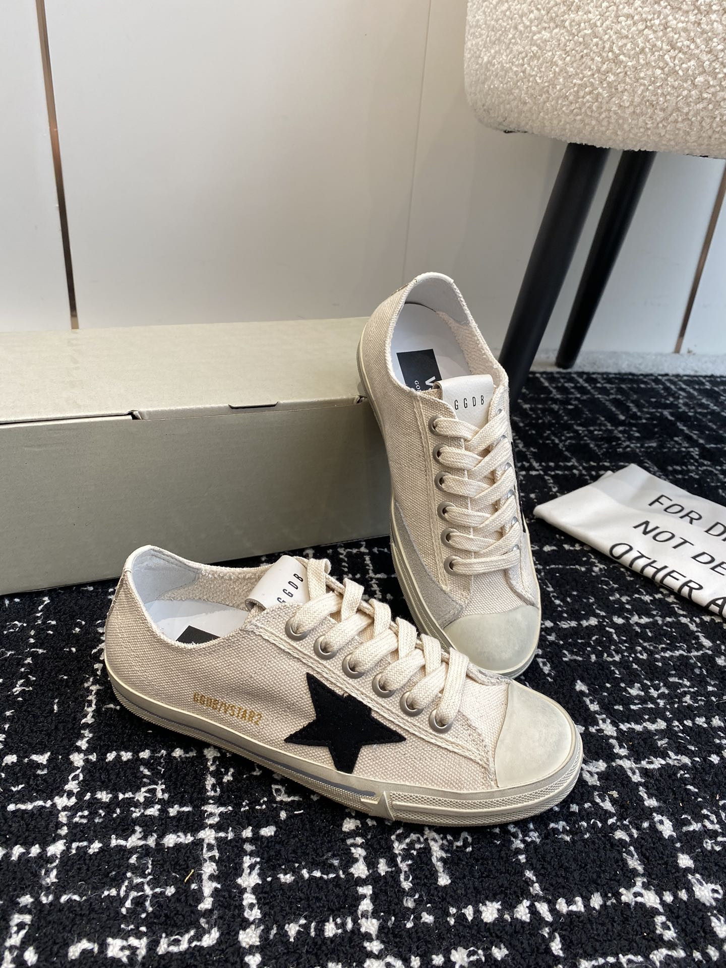 UA Golden Goose V-STAR Sneaker