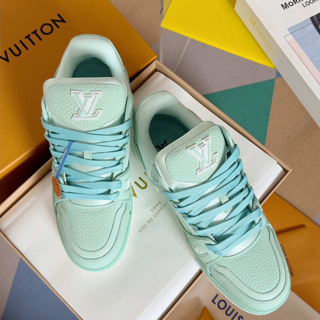 UA LV Trainer Sneaker