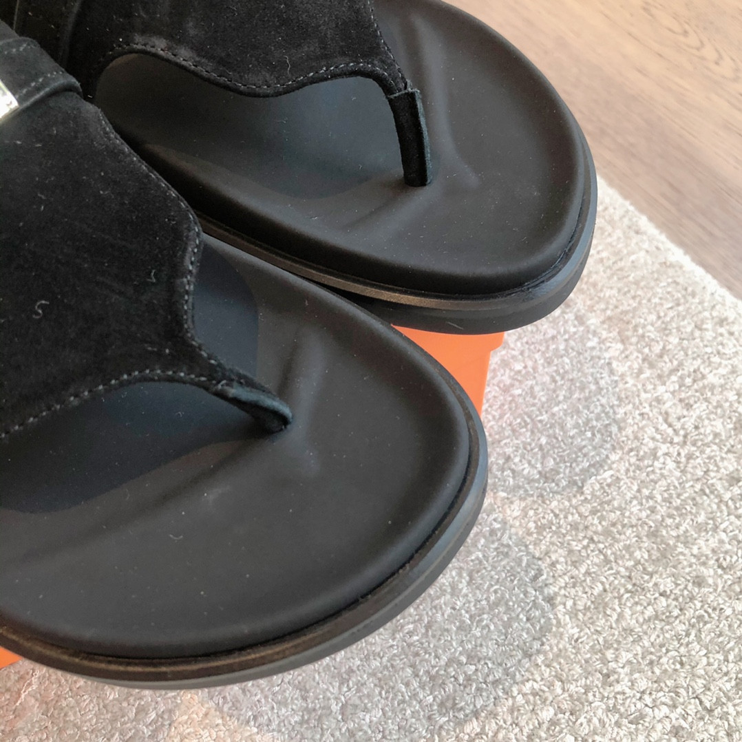 ua H**me5 empire sandal