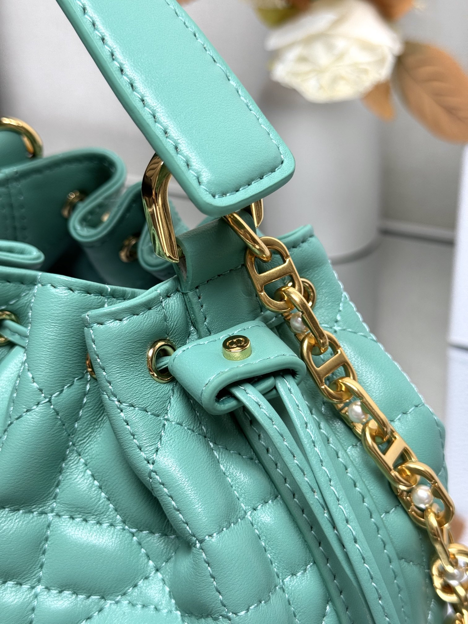 small D*or jolie bucket bag 17 x 16 x 10.5 cm