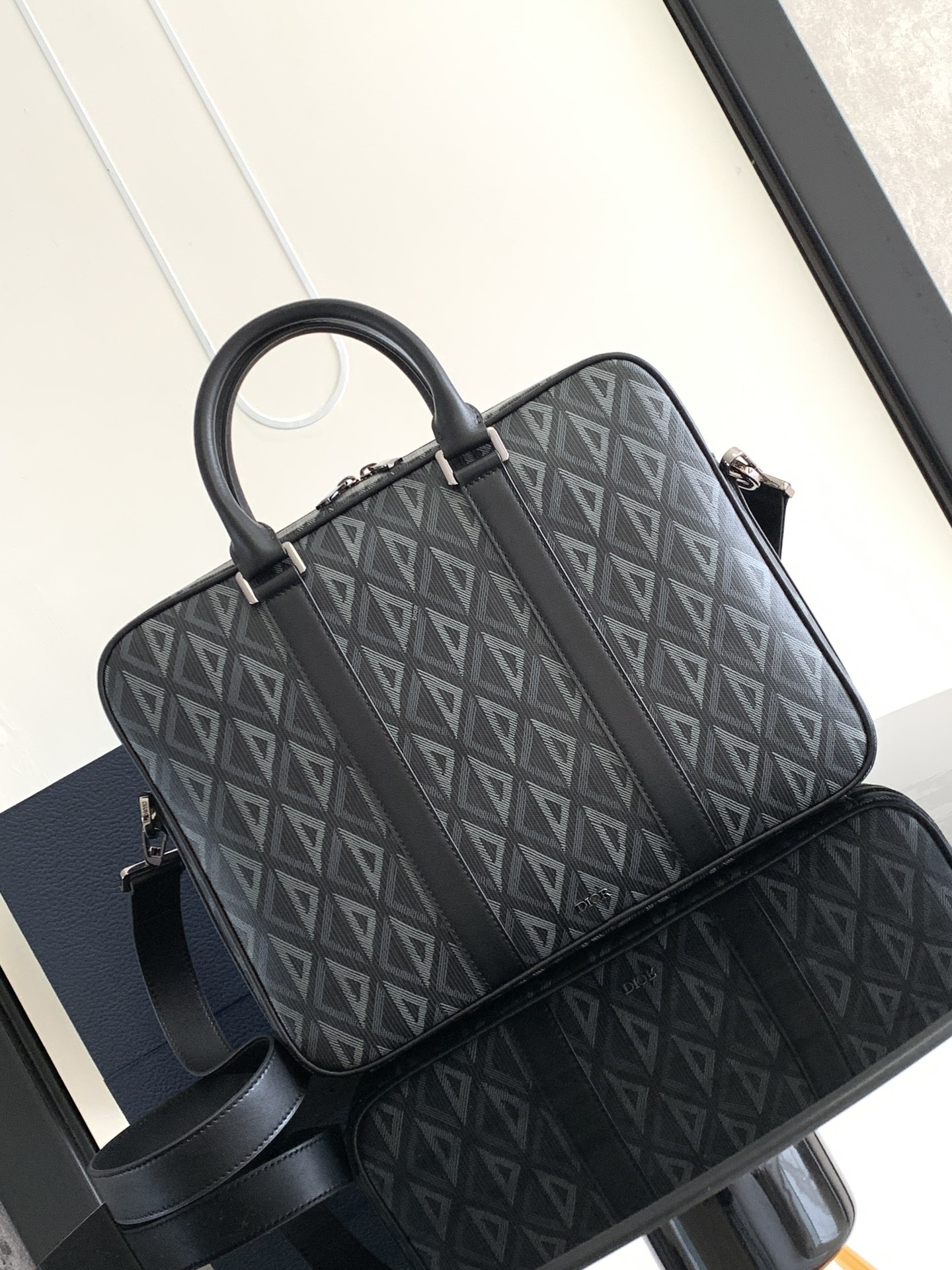 d*or zipped briefcase black cd Di*m*nd canvas and black grained calfskin 37 x 28 x 6 cm