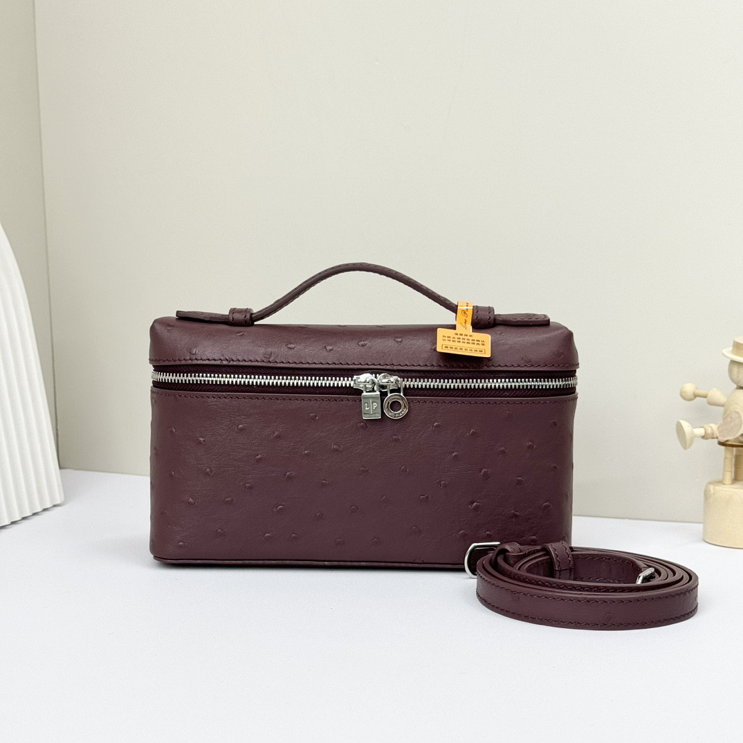 L**o p*ana extra pocket l19 ostrich-grained leather 11 x 19 x 6.5 cm
