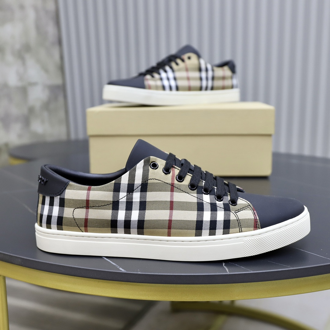 ua B**rry check sneakers