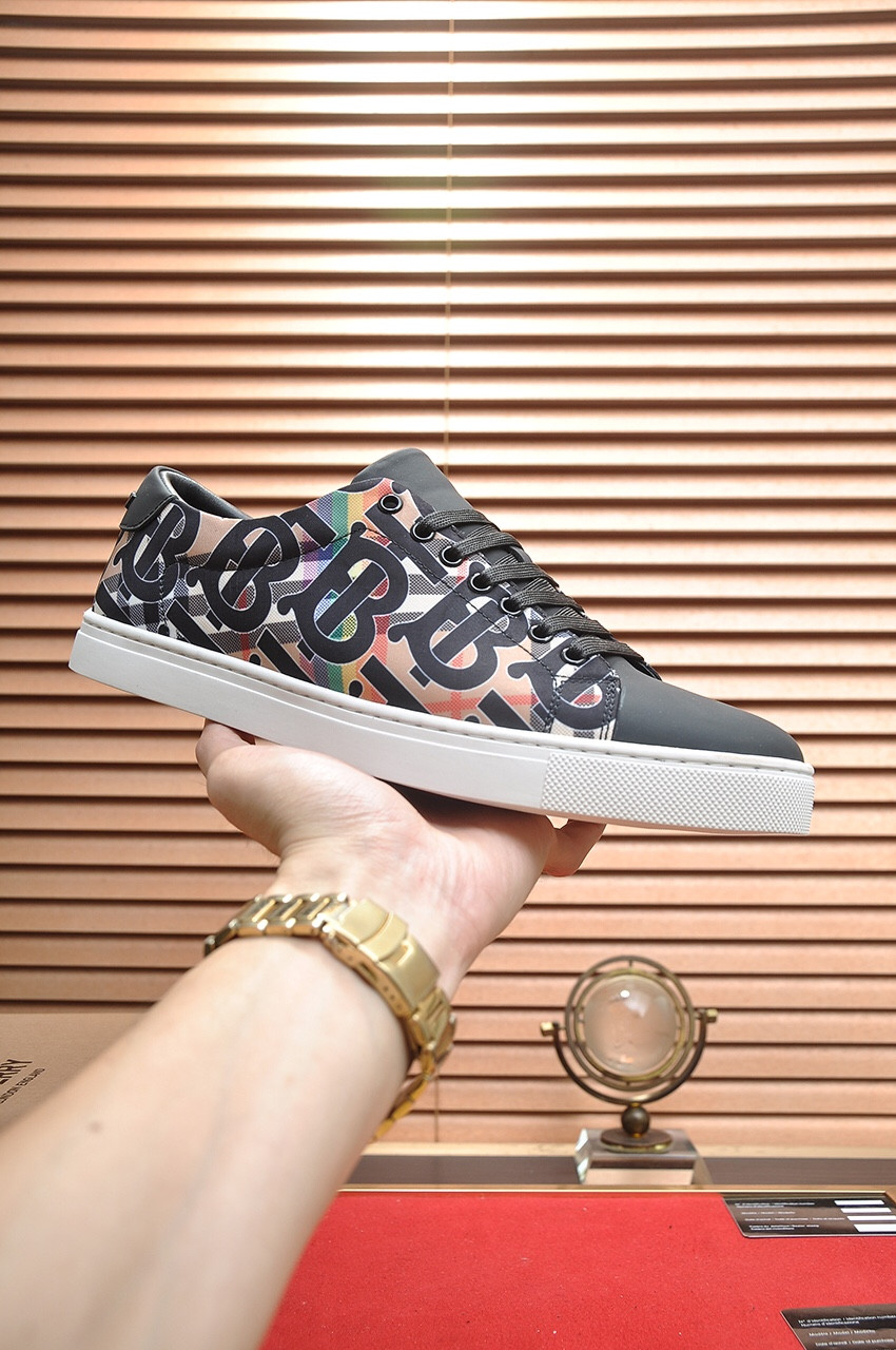 ua B**rry sneakers
