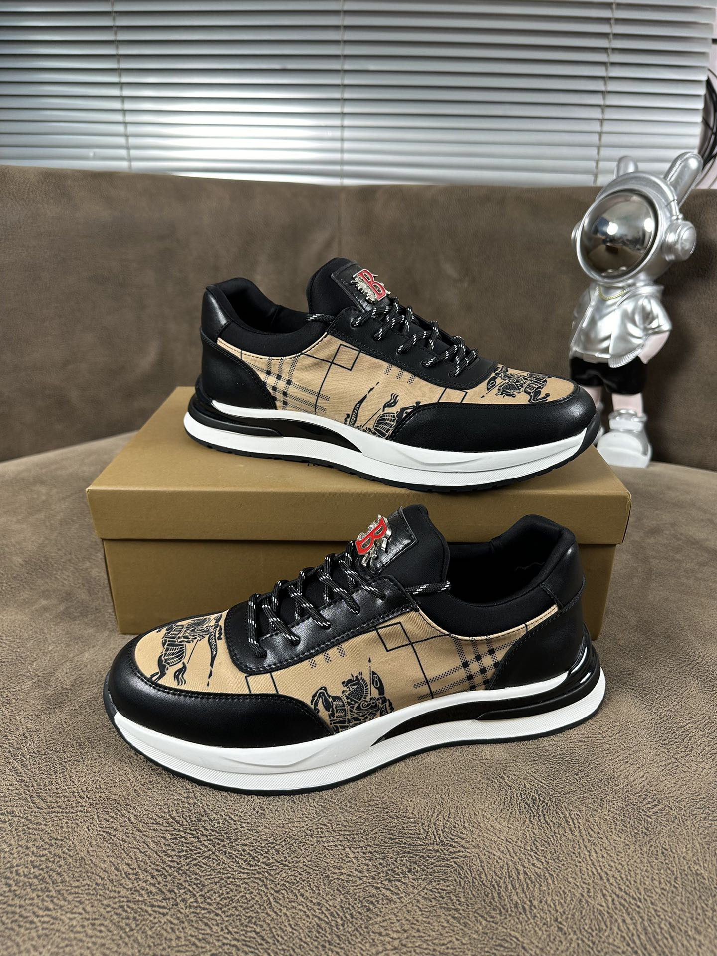 ua B**rry sneakers