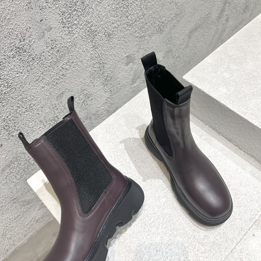 ua B**rry leather creeper chelsea boots