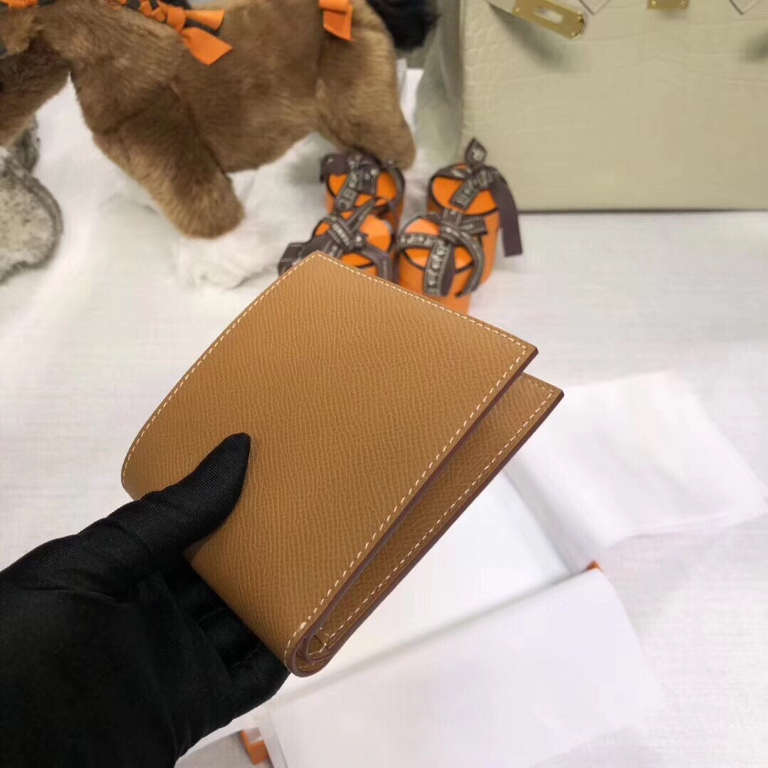 H**me5 poker compact wallet