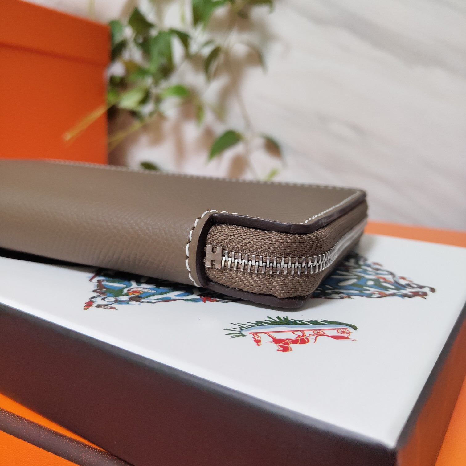 H**me5 long wallet 20x11cm