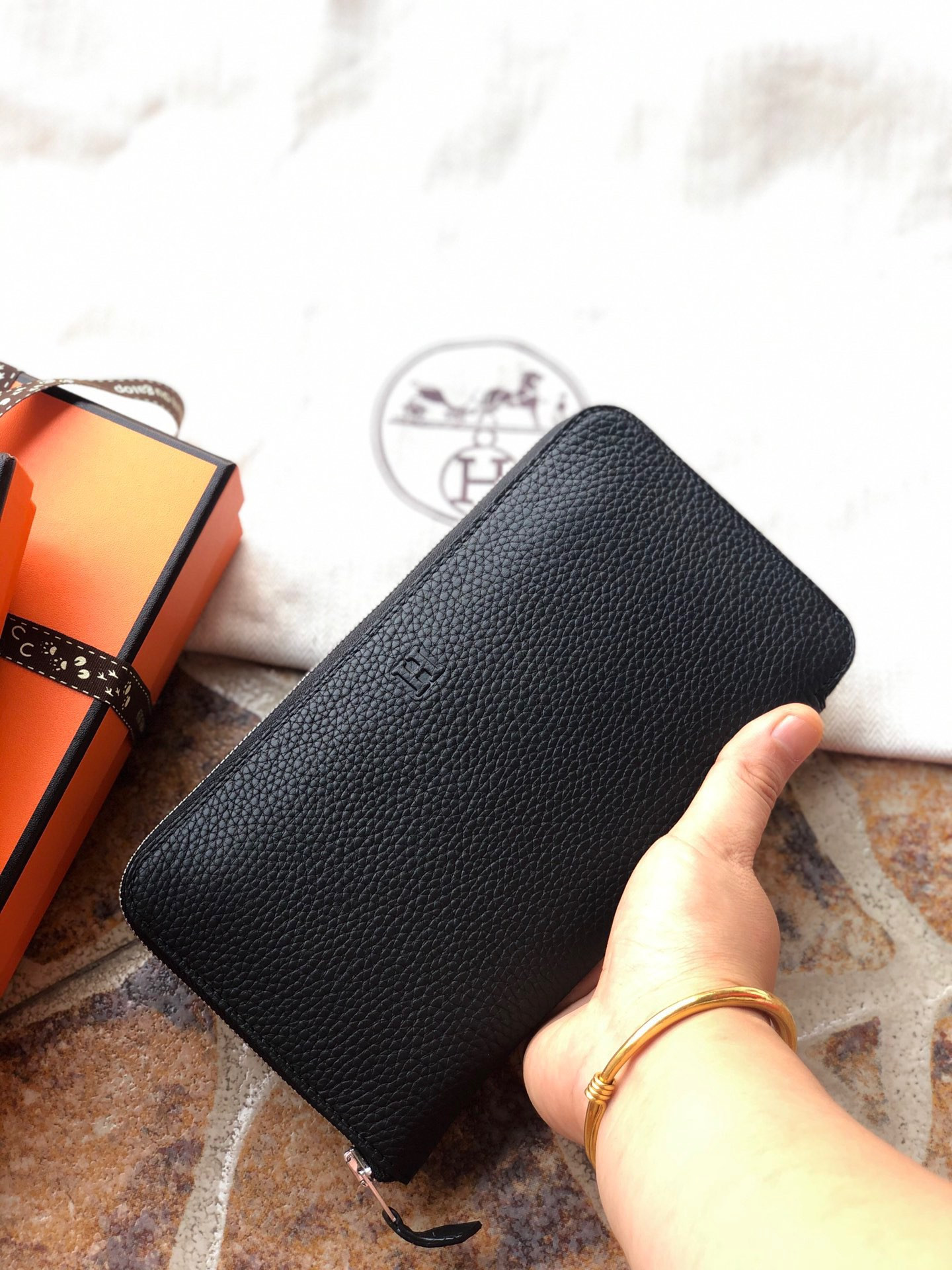 H**me5 long wallet 20x11cm
