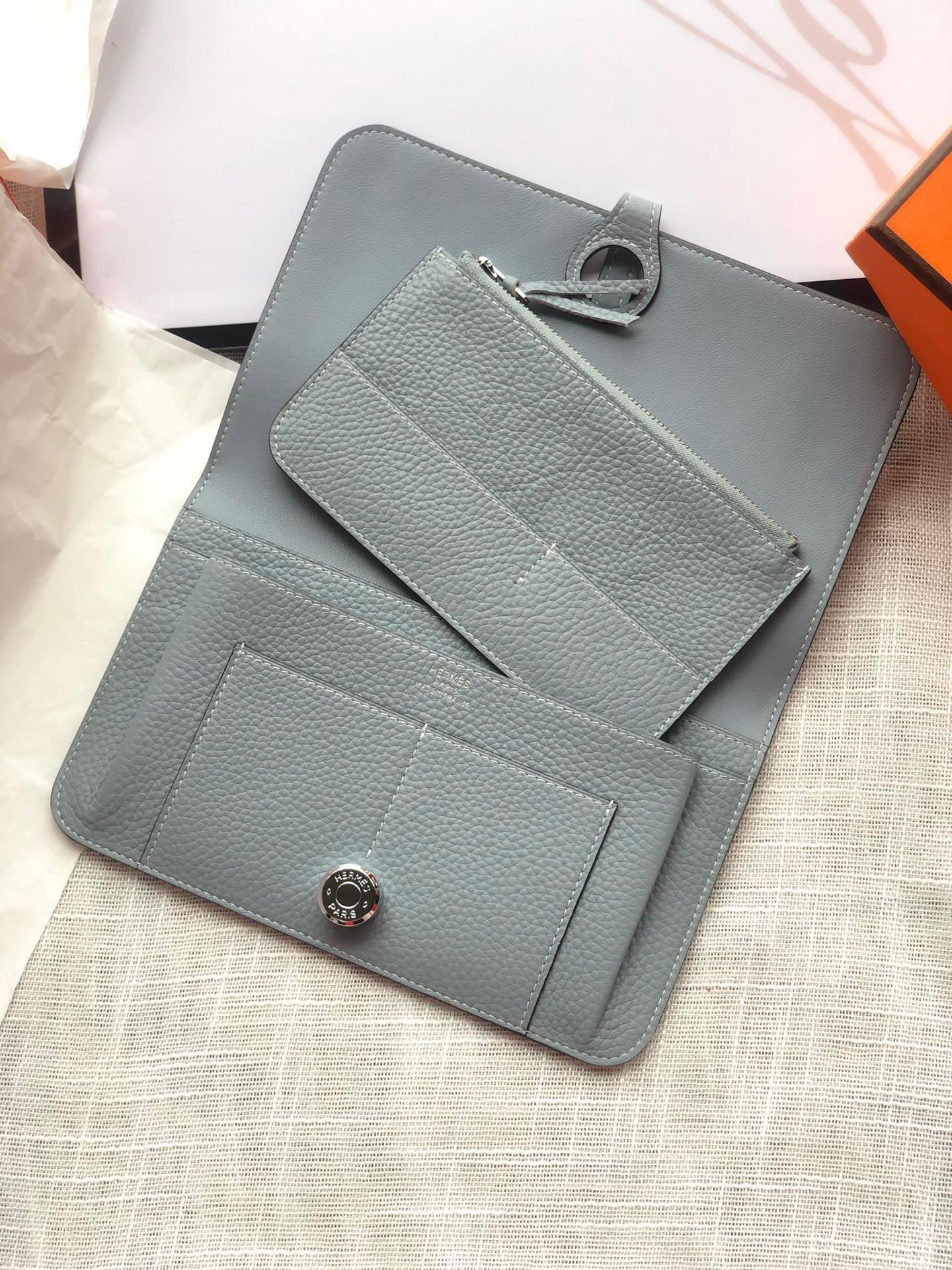 H**me5 dogon duo wallet 20.1cm