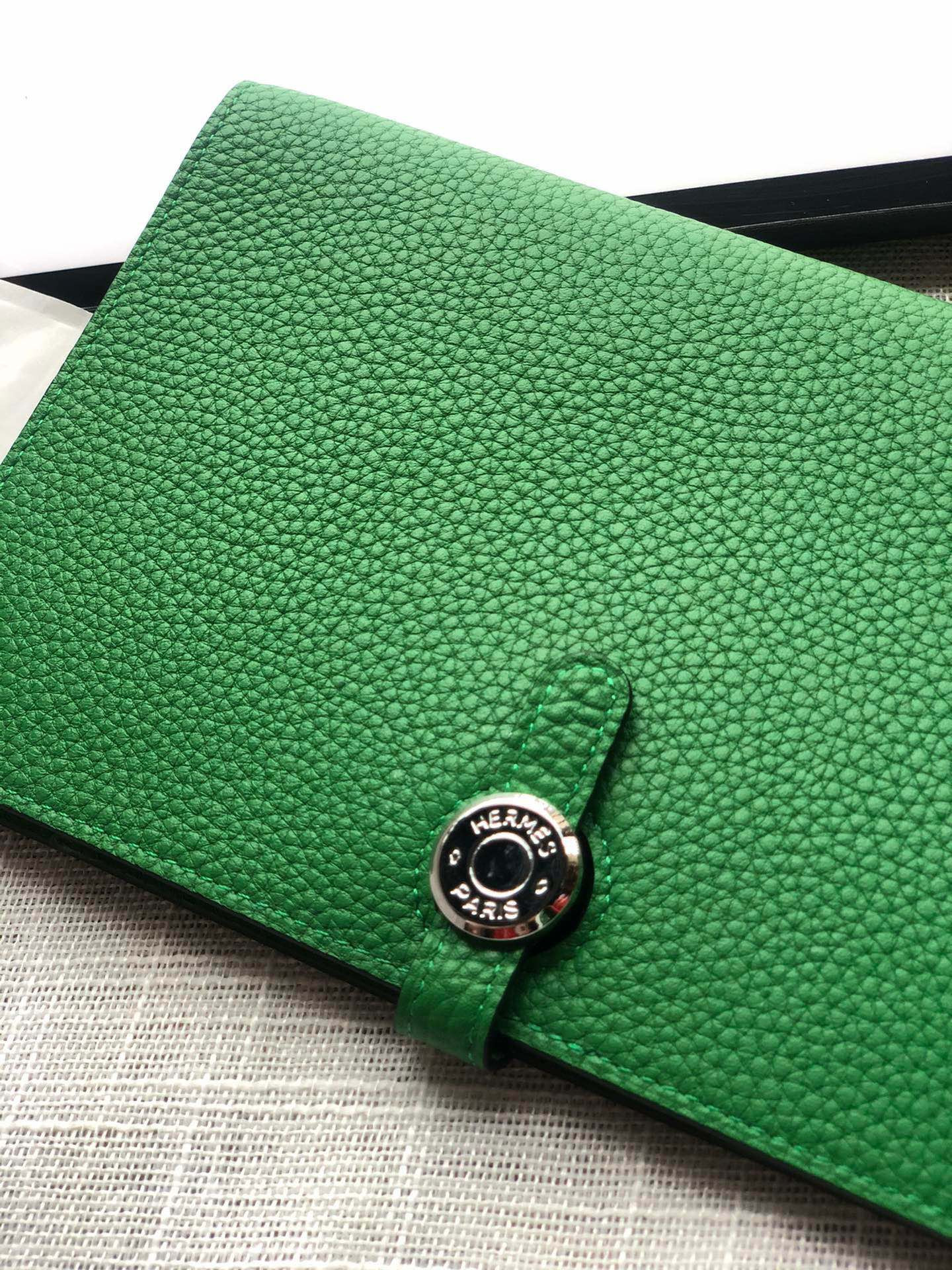 H**me5 dogon duo wallet 20.1cm