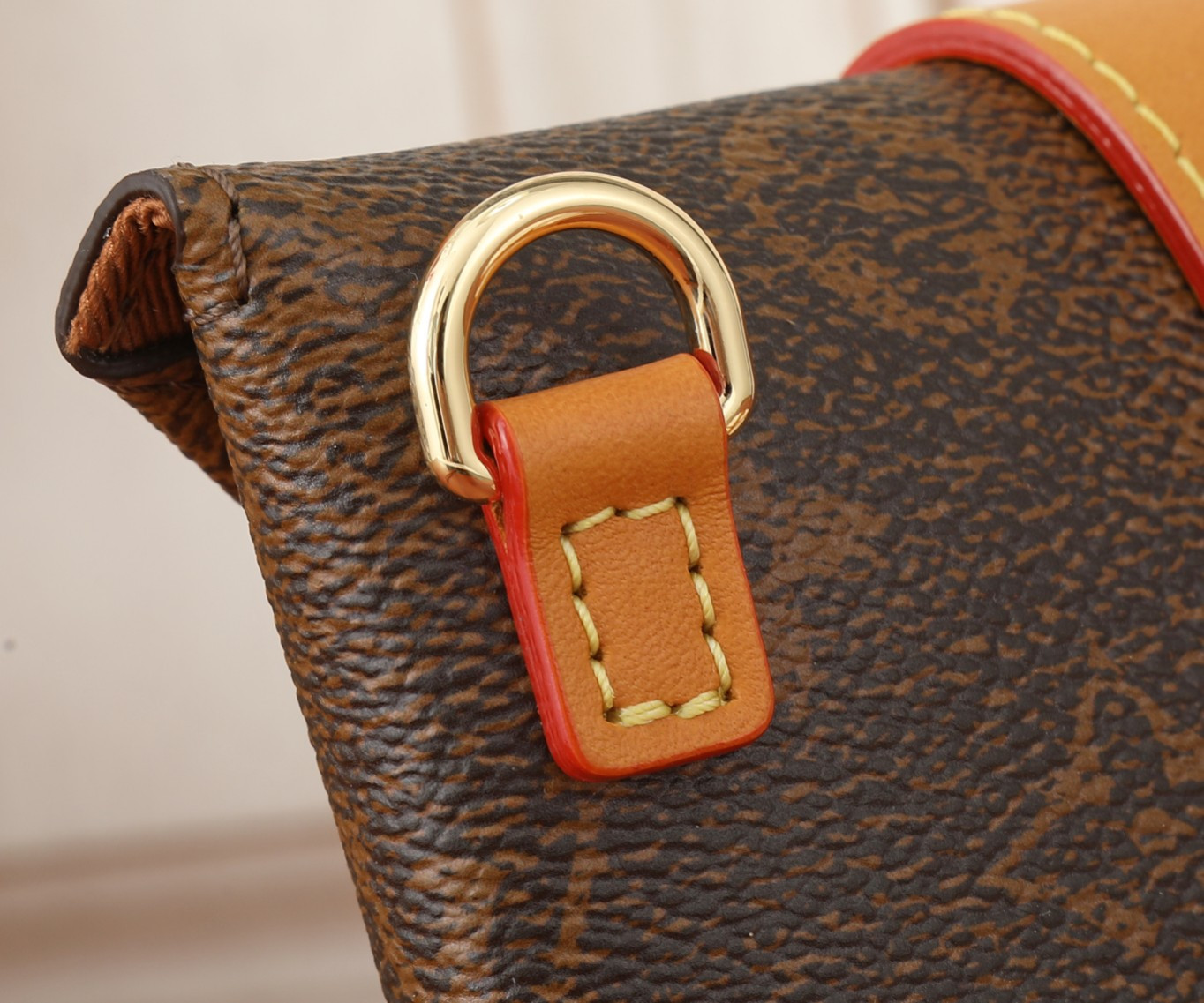 LV Envelope Pouch M11629 12.5x18x8.5CM