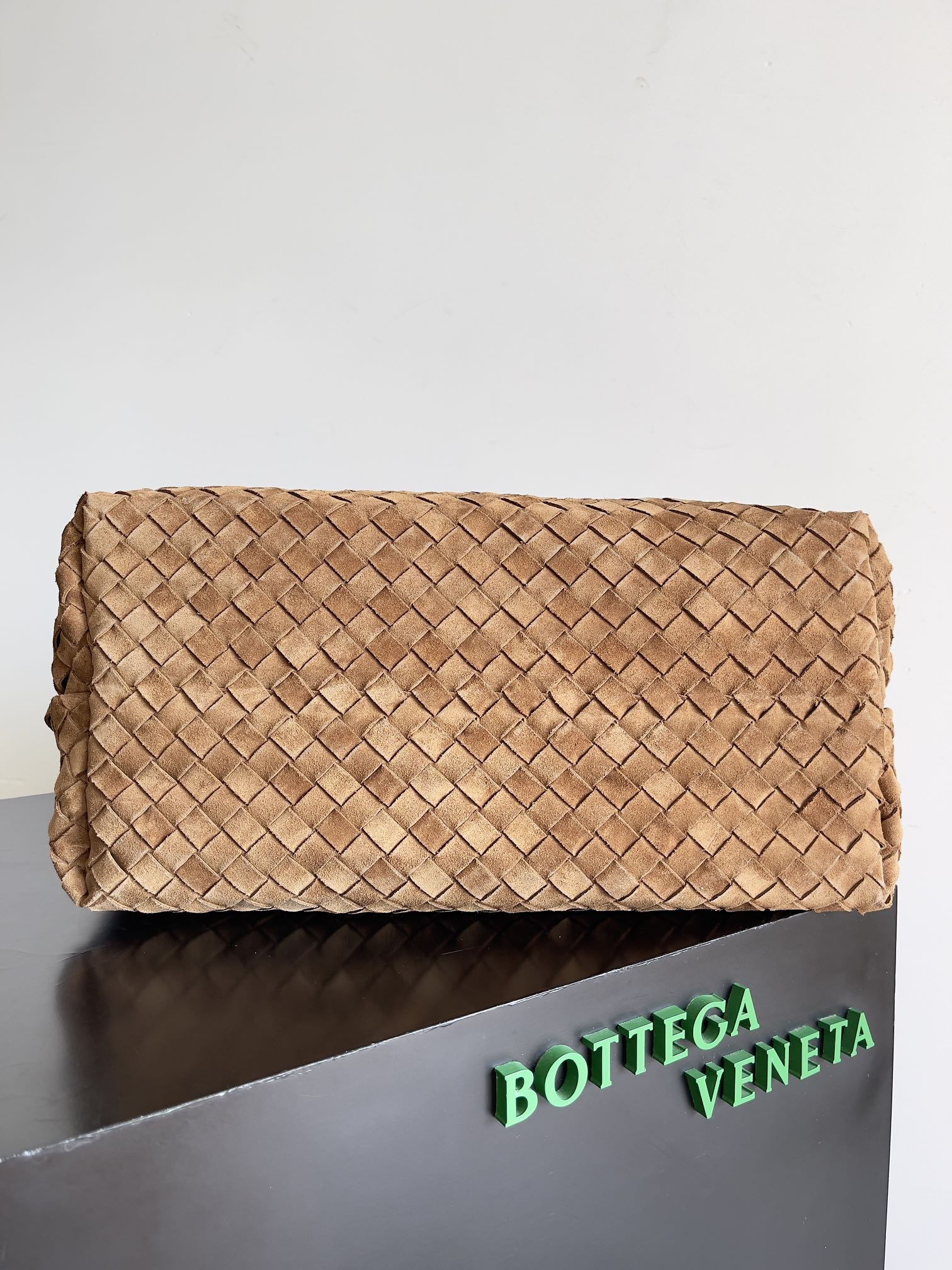 bo*te*ga Ve*ne*ta medium andiamo 32x25x11cm