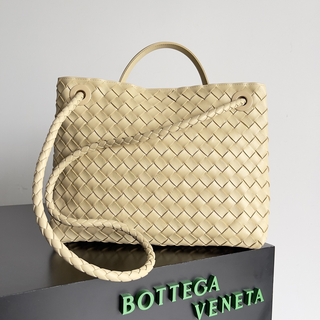bo*te*ga Ve*ne*ta medium andiamo 32x25x11cm