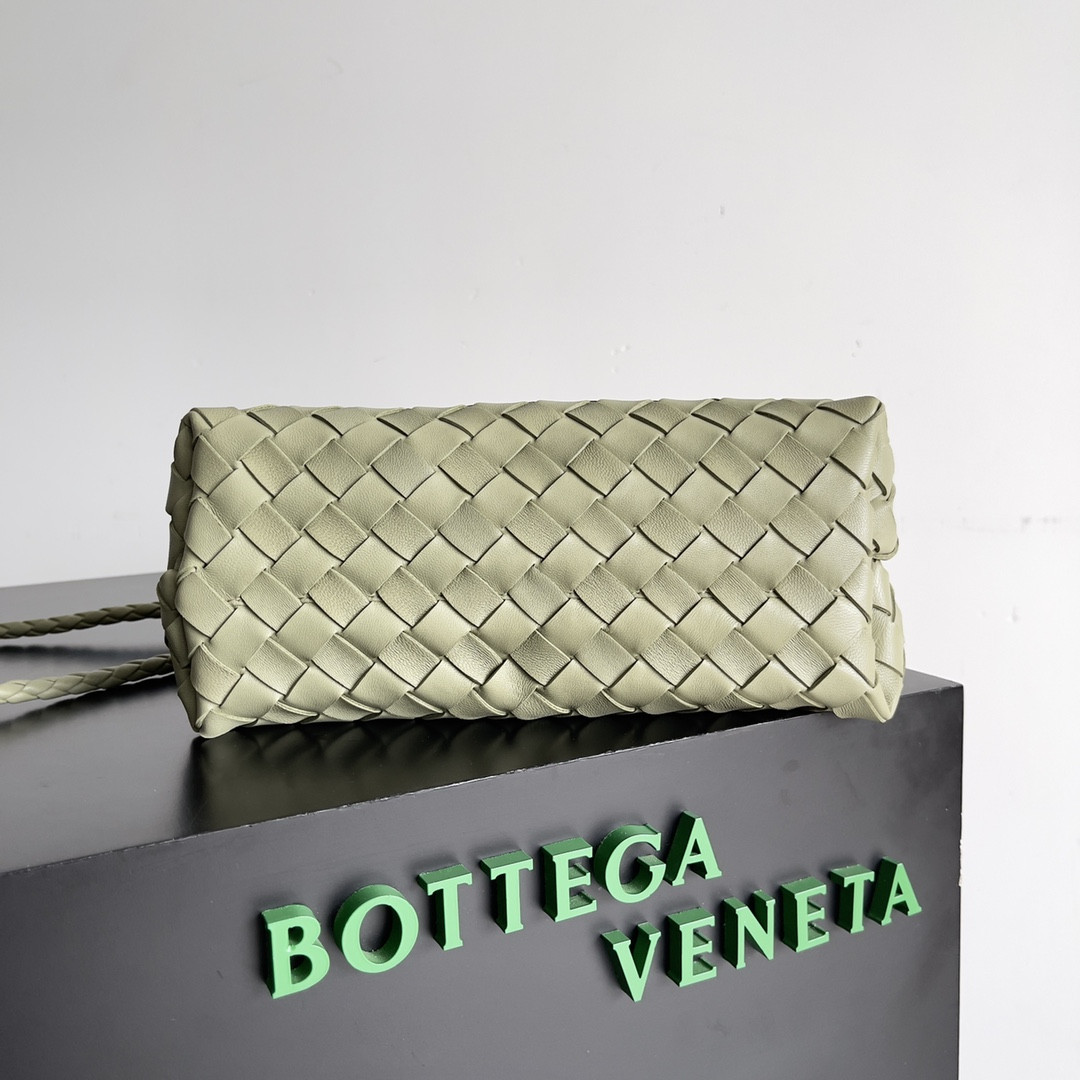bo*te*ga Ve*ne*ta small andiamo 25x22x10.5cm