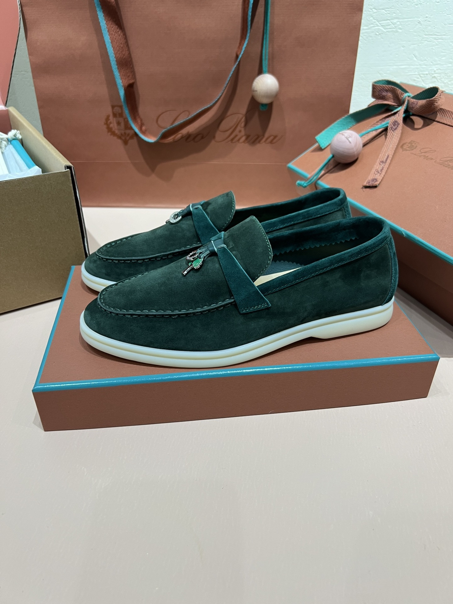 ua L**o p*ana summer charms walk loafers