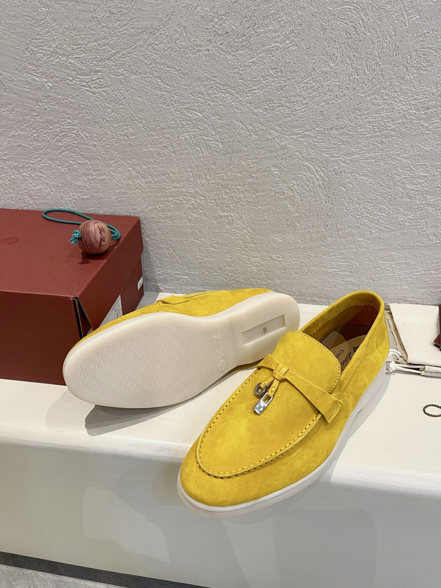 ua L**o p*ana summer charms walk loafers