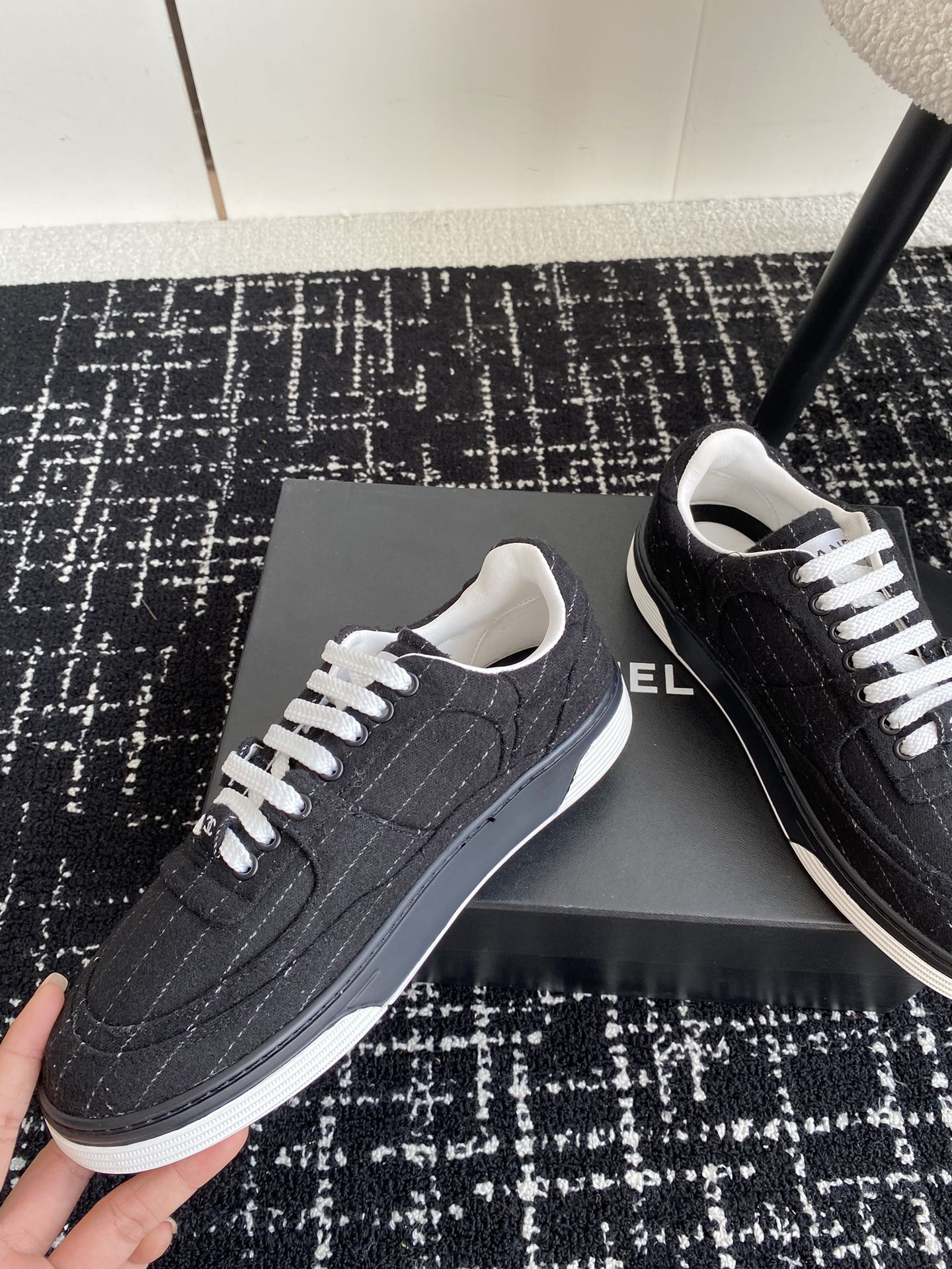 ua Ch*el sneaker