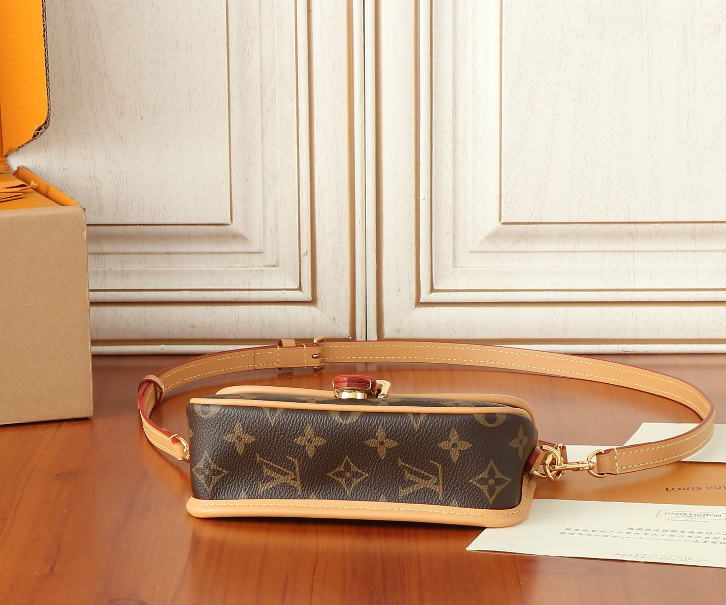 LV Nano Diane M83298 19x10.5x6cm