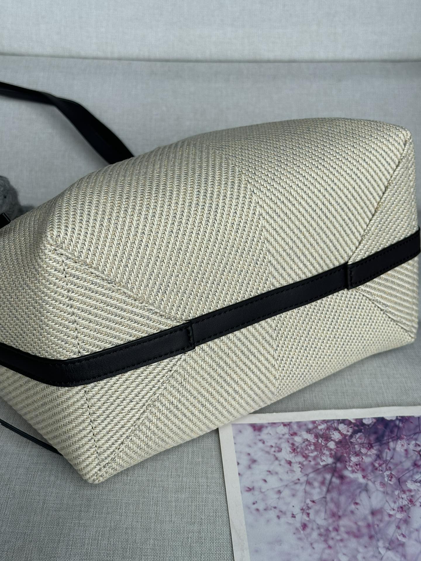 L0ew* puzzle fold tote 21x5.5x31cm