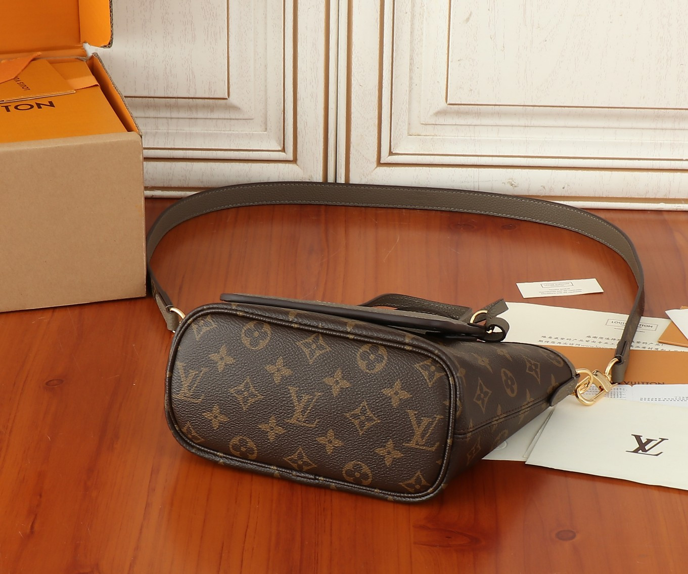 LV Neverfull Bandoulière Inside Out BB M12109 24x14x9cm