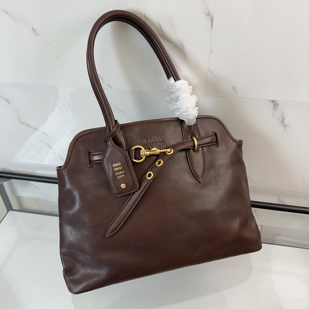 Miu Miu aventure nappa 31X40X13CM