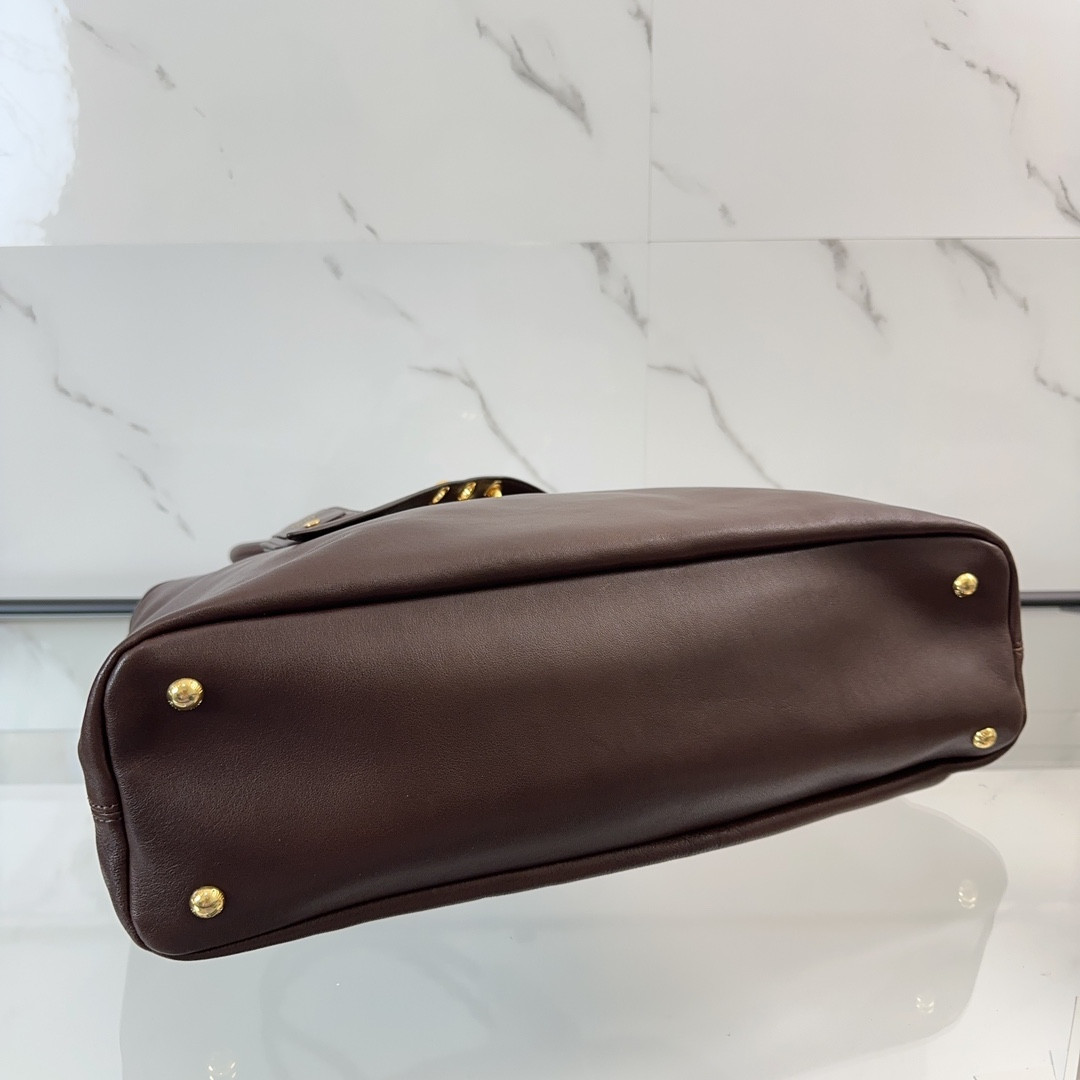 Miu Miu aventure nappa 31X40X13CM