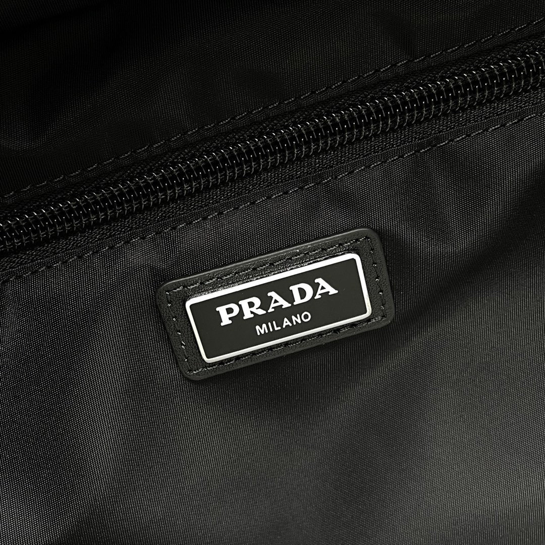 Pra*a re-nylon x leather shoulder bag 23x29x15cm