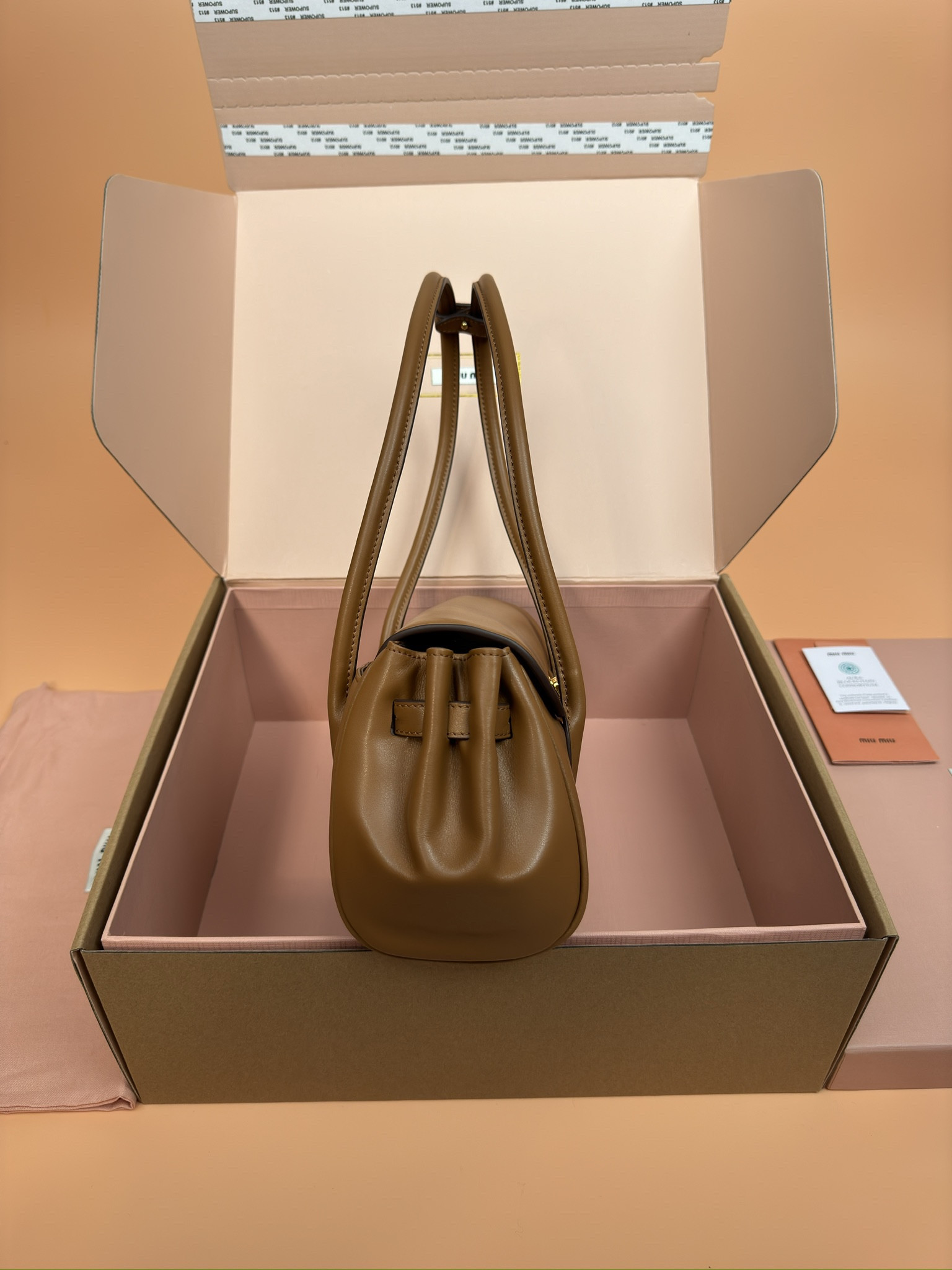 Miu Miu Leather shoulder bag 15x28x11cm