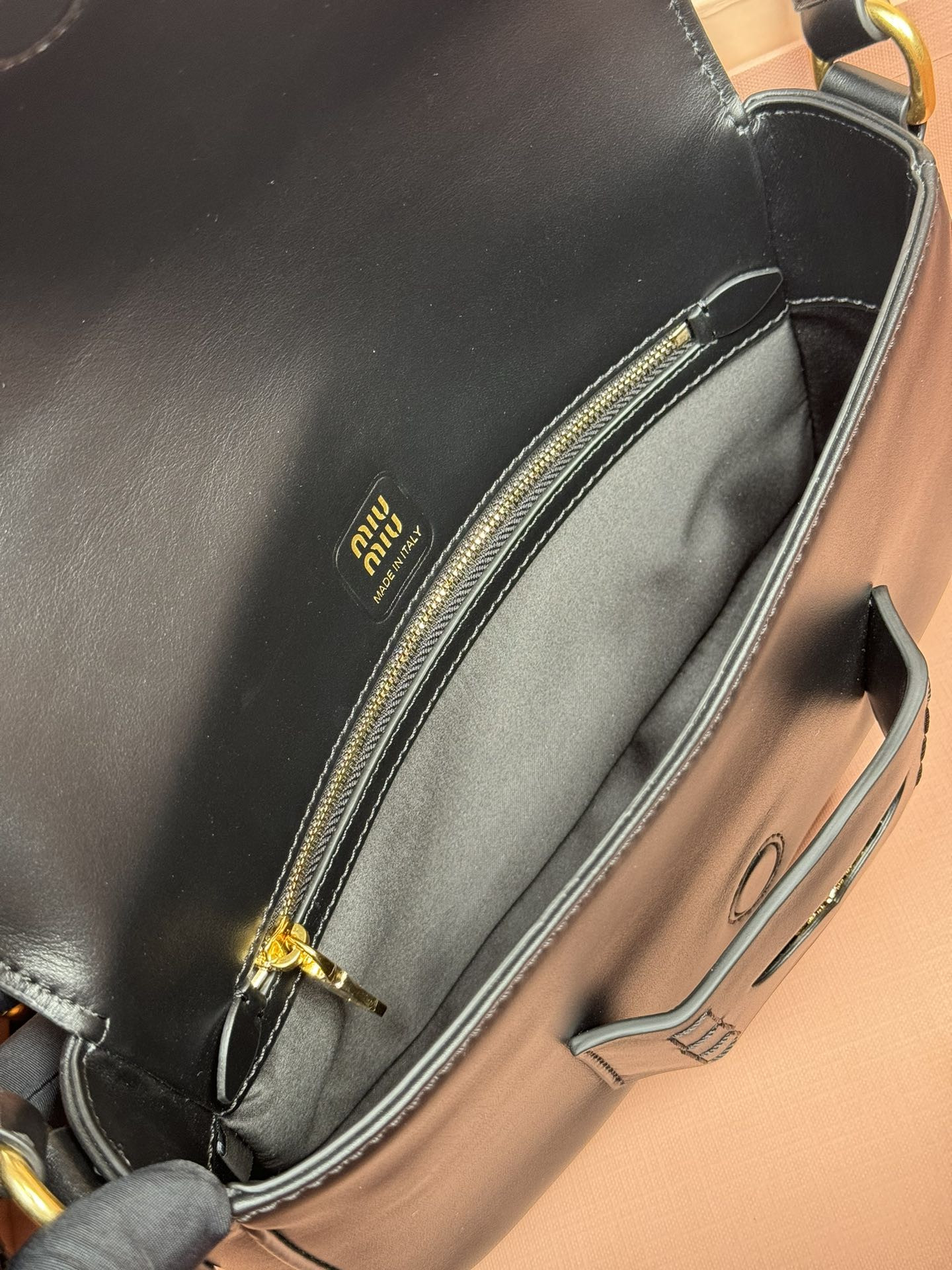 Miu Miu Penny Leather Bag 23×13.5×5cm