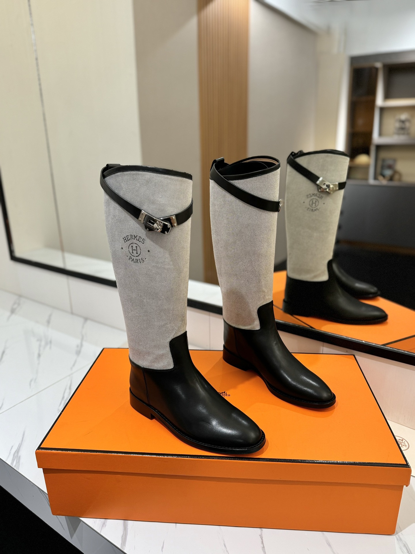 ua H**me5 jumping boots