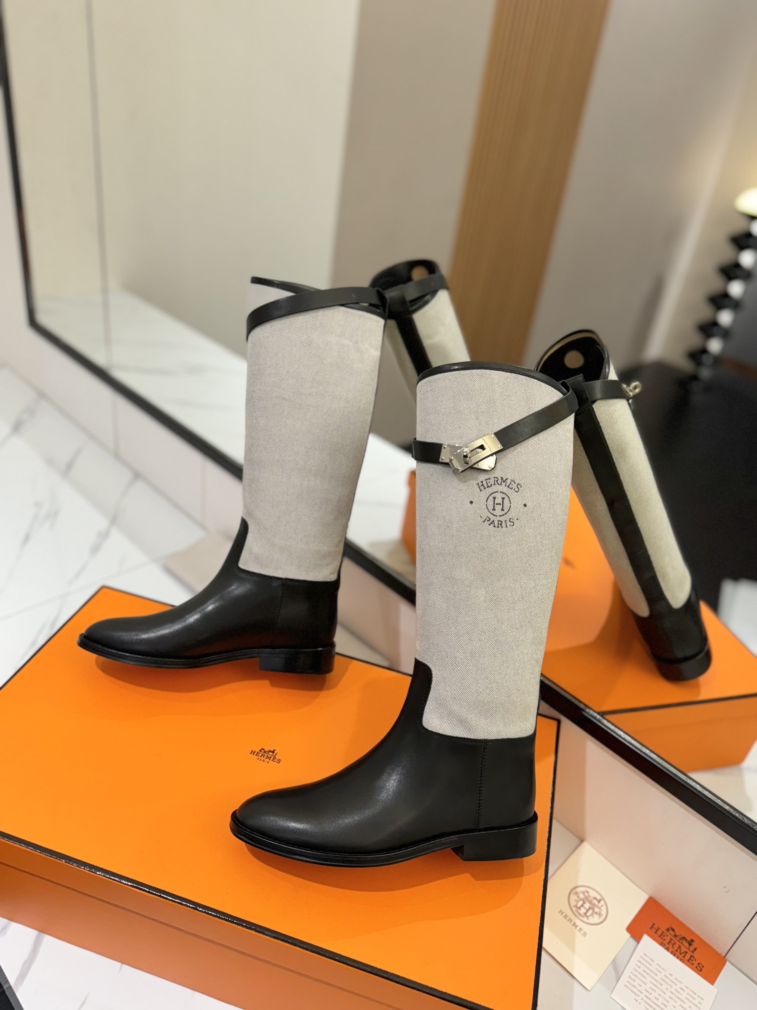 ua H**me5 jumping boots