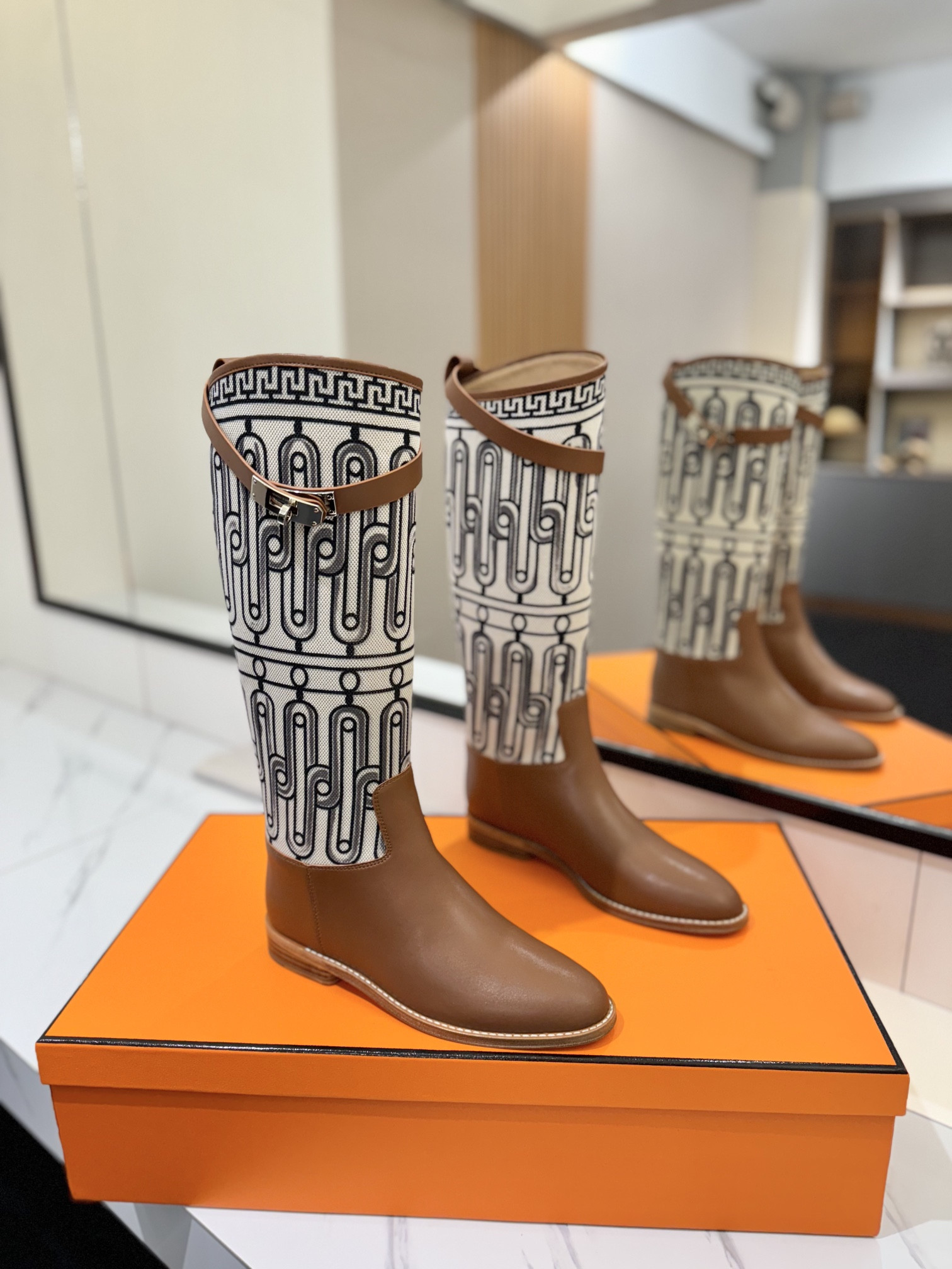 ua H**me5 jumping boots