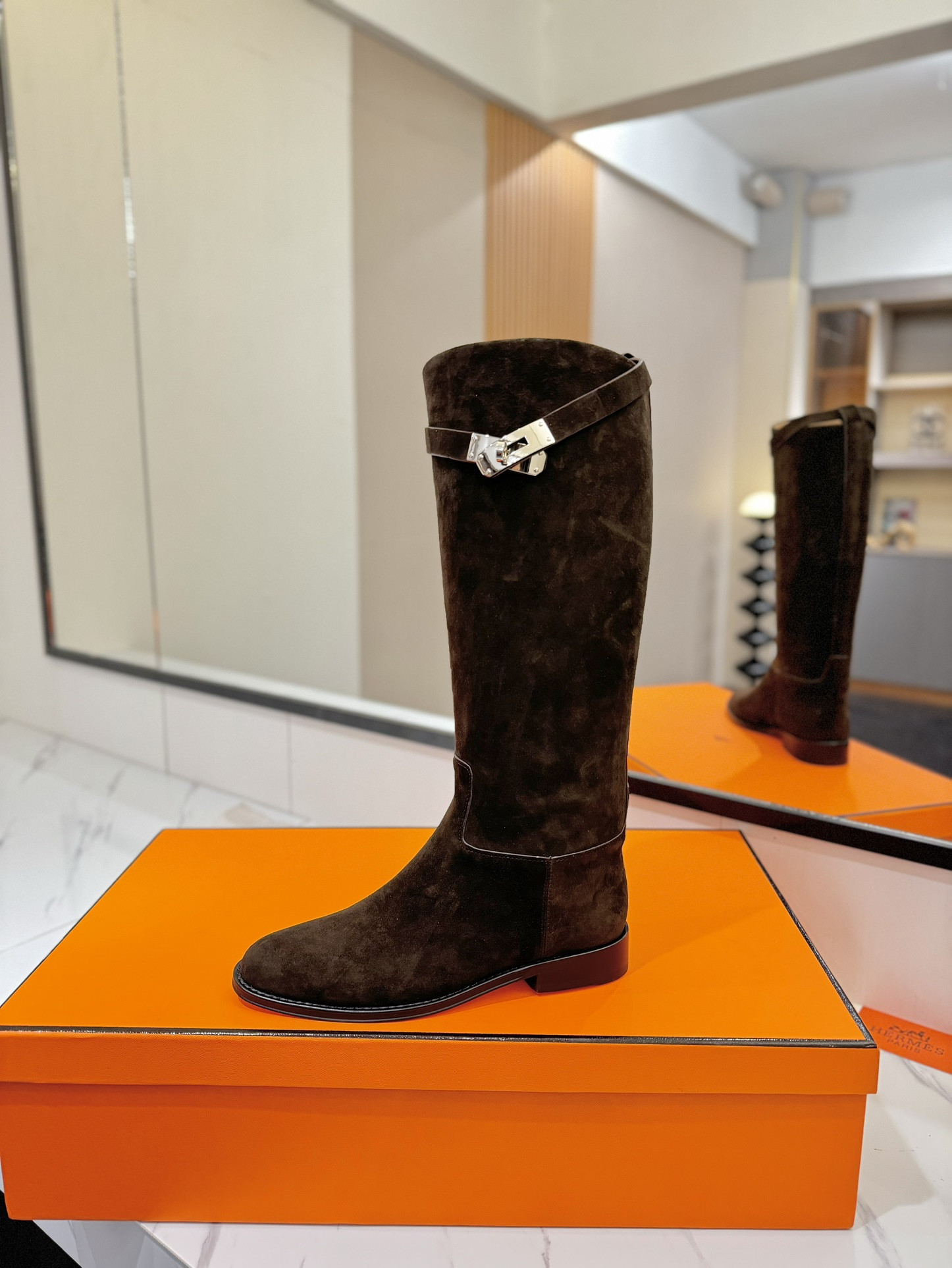 ua H**me5 jumping boots