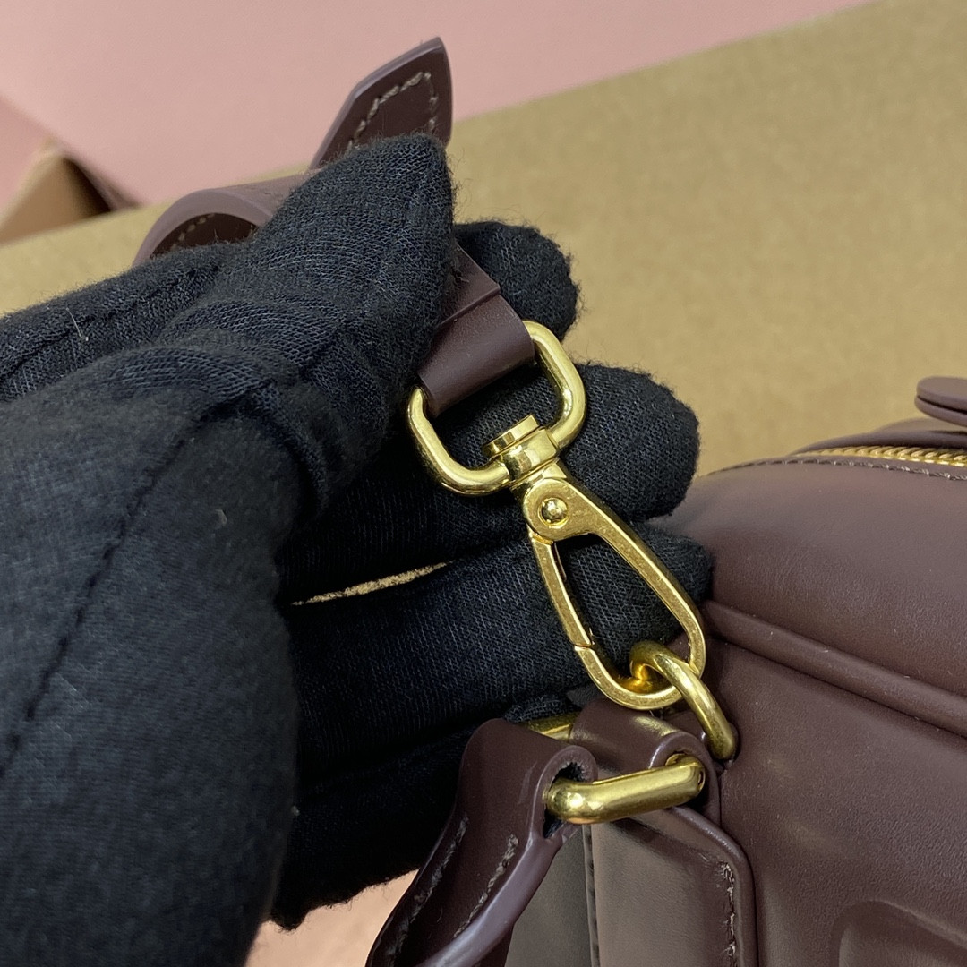 Miu Miu Arcadie leather bag 10.5x22x7.5cm