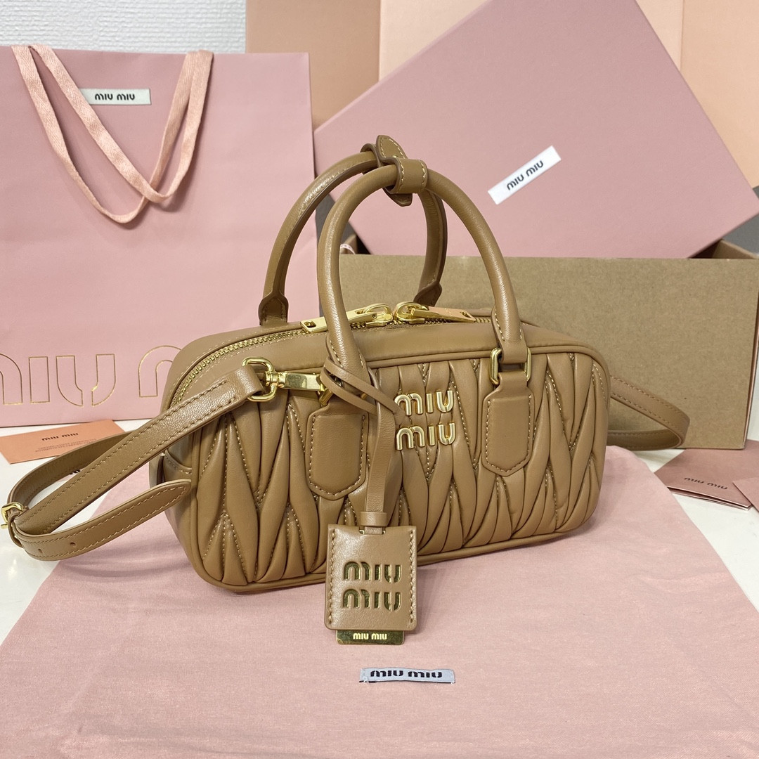 Miu Miu Arcadie matelassé nappa leather bag 22X10.5X7.5cm