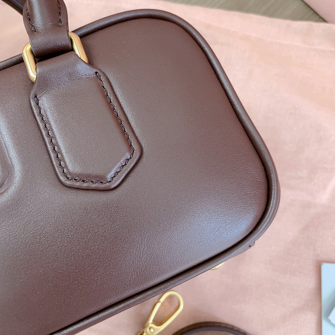 Miu Miu Arcadie leather bag 10.5x22x7.5cm