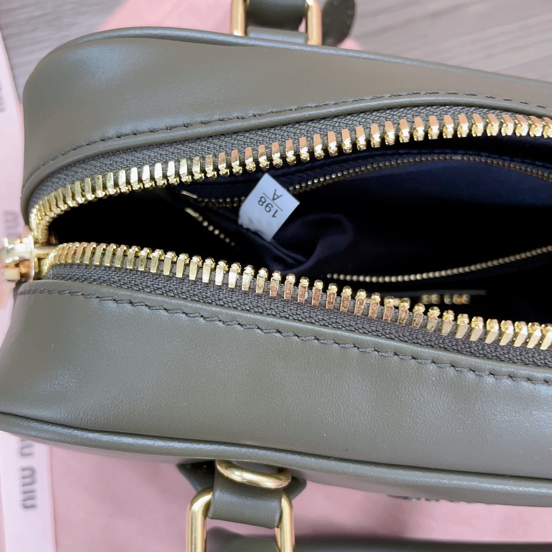 Miu Miu Arcadie leather bag 10.5x22x7.5cm