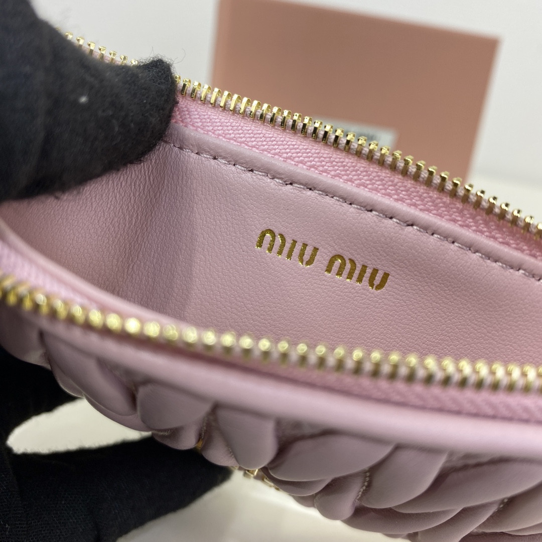 Miu Miu Matelassé nappa leather card holder 8X15cm