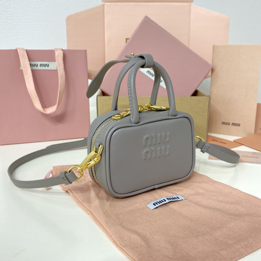 Miu Miu Leather micro bag 7x11x4cm